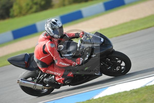 Motorcycle action photographs;Trackday digital images;donington;donington park leicestershire;donington photographs;event digital images;eventdigitalimages;no limits trackday;peter wileman photography;trackday;trackday photos