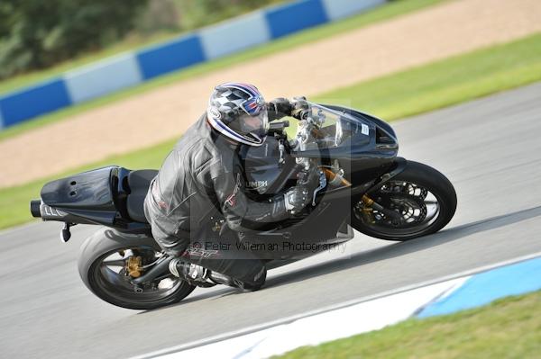 Motorcycle action photographs;Trackday digital images;donington;donington park leicestershire;donington photographs;event digital images;eventdigitalimages;no limits trackday;peter wileman photography;trackday;trackday photos