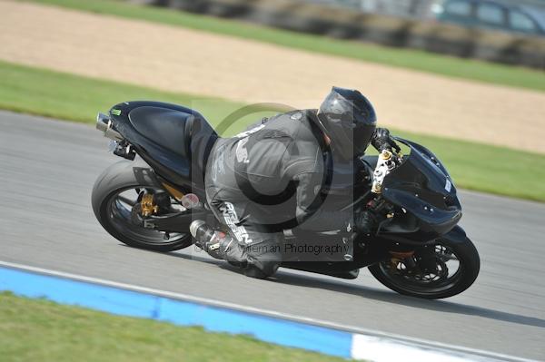 Motorcycle action photographs;Trackday digital images;donington;donington park leicestershire;donington photographs;event digital images;eventdigitalimages;no limits trackday;peter wileman photography;trackday;trackday photos