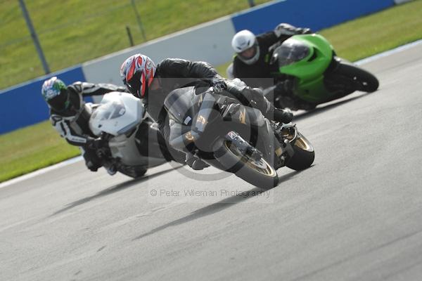 Motorcycle action photographs;Trackday digital images;donington;donington park leicestershire;donington photographs;event digital images;eventdigitalimages;no limits trackday;peter wileman photography;trackday;trackday photos