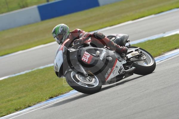 Motorcycle action photographs;Trackday digital images;donington;donington park leicestershire;donington photographs;event digital images;eventdigitalimages;no limits trackday;peter wileman photography;trackday;trackday photos