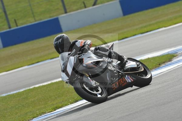 Motorcycle action photographs;Trackday digital images;donington;donington park leicestershire;donington photographs;event digital images;eventdigitalimages;no limits trackday;peter wileman photography;trackday;trackday photos