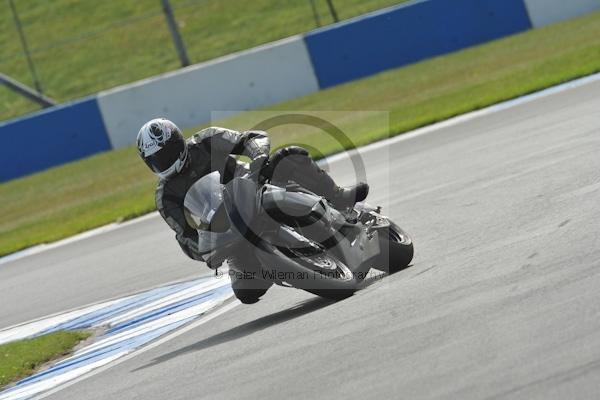 Motorcycle action photographs;Trackday digital images;donington;donington park leicestershire;donington photographs;event digital images;eventdigitalimages;no limits trackday;peter wileman photography;trackday;trackday photos