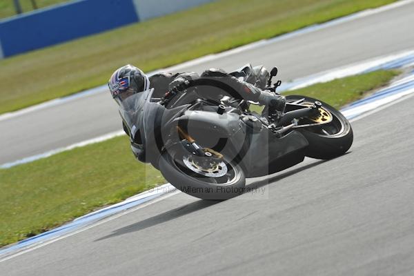 Motorcycle action photographs;Trackday digital images;donington;donington park leicestershire;donington photographs;event digital images;eventdigitalimages;no limits trackday;peter wileman photography;trackday;trackday photos