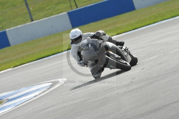 Motorcycle action photographs;Trackday digital images;donington;donington park leicestershire;donington photographs;event digital images;eventdigitalimages;no limits trackday;peter wileman photography;trackday;trackday photos