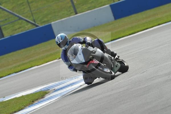 Motorcycle action photographs;Trackday digital images;donington;donington park leicestershire;donington photographs;event digital images;eventdigitalimages;no limits trackday;peter wileman photography;trackday;trackday photos