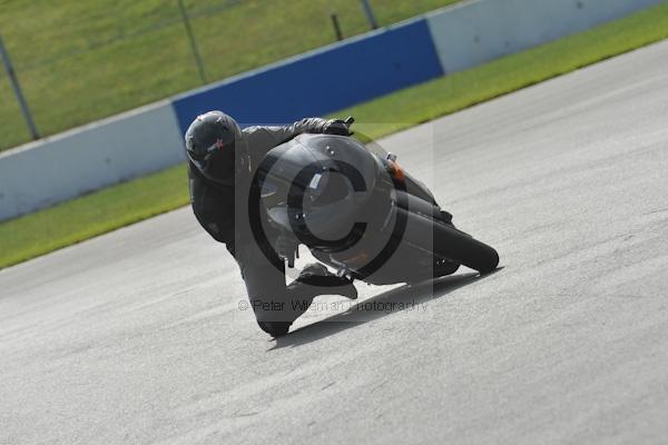 Motorcycle action photographs;Trackday digital images;donington;donington park leicestershire;donington photographs;event digital images;eventdigitalimages;no limits trackday;peter wileman photography;trackday;trackday photos