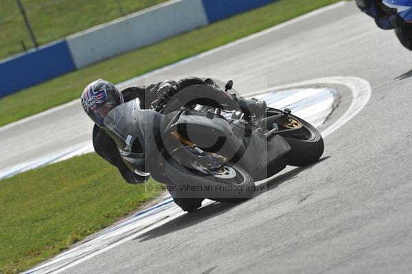 Motorcycle action photographs;Trackday digital images;donington;donington park leicestershire;donington photographs;event digital images;eventdigitalimages;no limits trackday;peter wileman photography;trackday;trackday photos