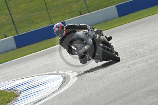 Motorcycle action photographs;Trackday digital images;donington;donington park leicestershire;donington photographs;event digital images;eventdigitalimages;no limits trackday;peter wileman photography;trackday;trackday photos