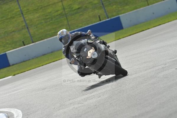 Motorcycle action photographs;Trackday digital images;donington;donington park leicestershire;donington photographs;event digital images;eventdigitalimages;no limits trackday;peter wileman photography;trackday;trackday photos