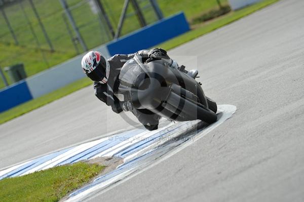 Motorcycle action photographs;Trackday digital images;donington;donington park leicestershire;donington photographs;event digital images;eventdigitalimages;no limits trackday;peter wileman photography;trackday;trackday photos