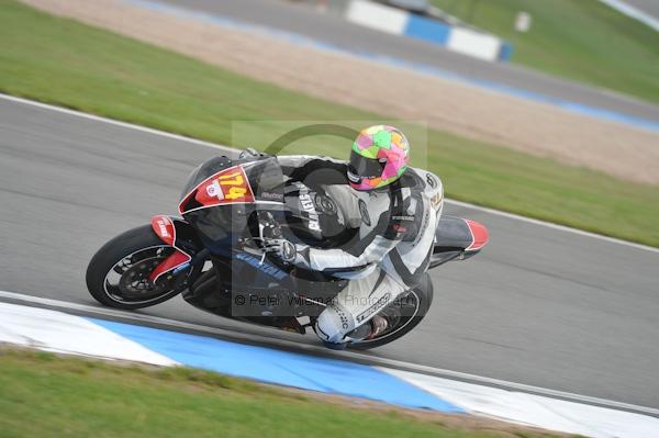 Motorcycle action photographs;Trackday digital images;donington;donington park leicestershire;donington photographs;event digital images;eventdigitalimages;no limits trackday;peter wileman photography;trackday;trackday photos