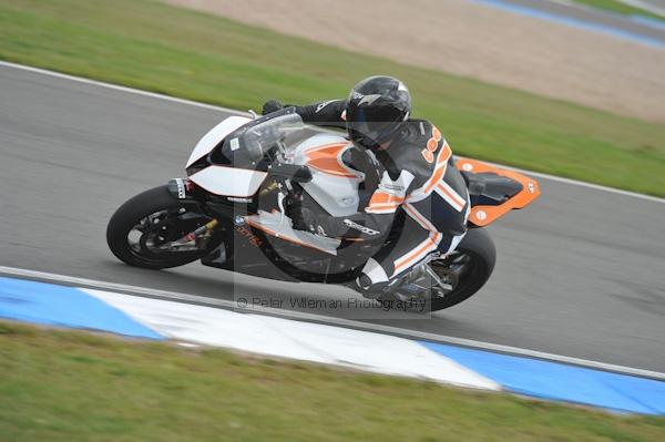 Motorcycle action photographs;Trackday digital images;donington;donington park leicestershire;donington photographs;event digital images;eventdigitalimages;no limits trackday;peter wileman photography;trackday;trackday photos