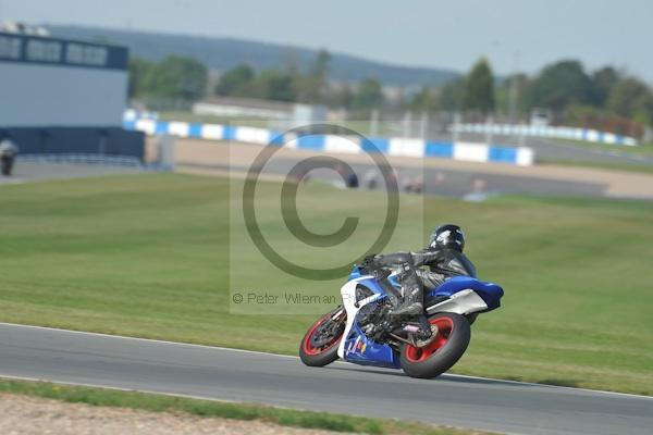 Motorcycle action photographs;Trackday digital images;donington;donington park leicestershire;donington photographs;event digital images;eventdigitalimages;no limits trackday;peter wileman photography;trackday;trackday photos