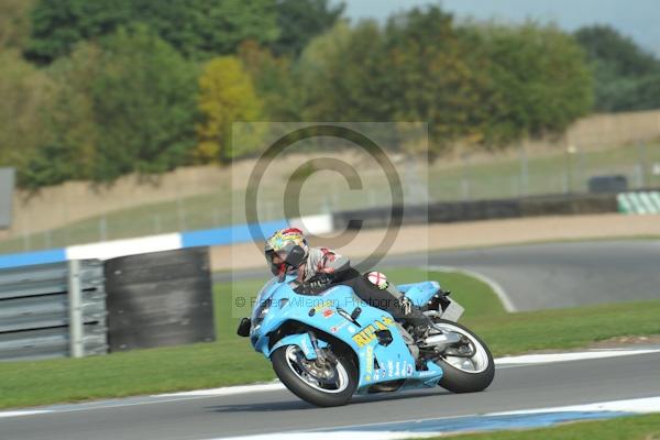 Motorcycle action photographs;Trackday digital images;donington;donington park leicestershire;donington photographs;event digital images;eventdigitalimages;no limits trackday;peter wileman photography;trackday;trackday photos