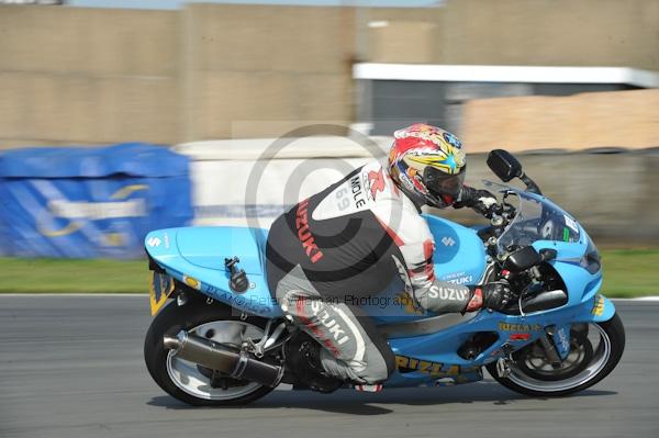 Motorcycle action photographs;Trackday digital images;donington;donington park leicestershire;donington photographs;event digital images;eventdigitalimages;no limits trackday;peter wileman photography;trackday;trackday photos