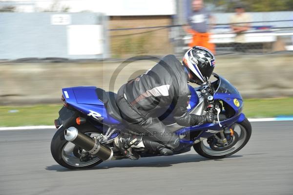 Motorcycle action photographs;Trackday digital images;donington;donington park leicestershire;donington photographs;event digital images;eventdigitalimages;no limits trackday;peter wileman photography;trackday;trackday photos