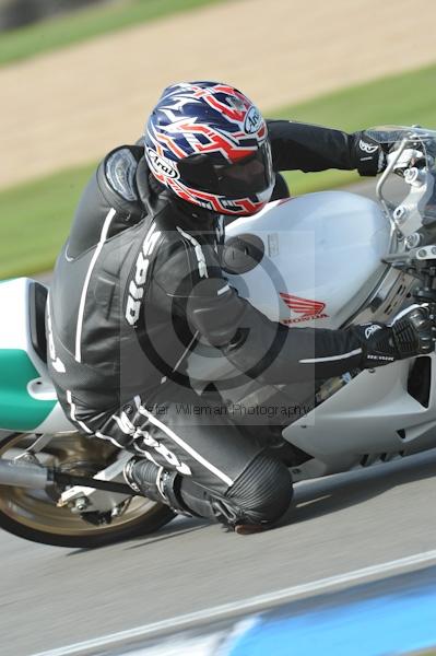 Motorcycle action photographs;Trackday digital images;donington;donington park leicestershire;donington photographs;event digital images;eventdigitalimages;no limits trackday;peter wileman photography;trackday;trackday photos