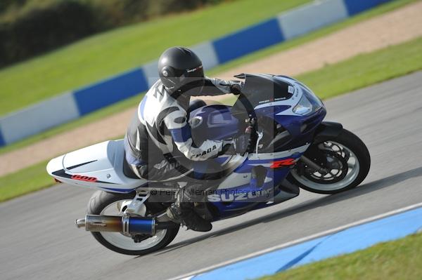 Motorcycle action photographs;Trackday digital images;donington;donington park leicestershire;donington photographs;event digital images;eventdigitalimages;no limits trackday;peter wileman photography;trackday;trackday photos