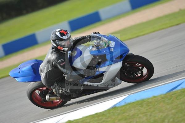 Motorcycle action photographs;Trackday digital images;donington;donington park leicestershire;donington photographs;event digital images;eventdigitalimages;no limits trackday;peter wileman photography;trackday;trackday photos