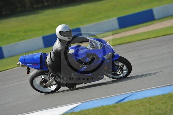 Motorcycle action photographs;Trackday digital images;donington;donington park leicestershire;donington photographs;event digital images;eventdigitalimages;no limits trackday;peter wileman photography;trackday;trackday photos