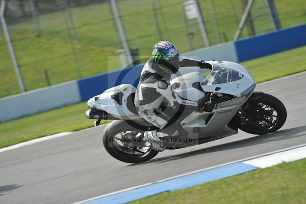 Motorcycle action photographs;Trackday digital images;donington;donington park leicestershire;donington photographs;event digital images;eventdigitalimages;no limits trackday;peter wileman photography;trackday;trackday photos