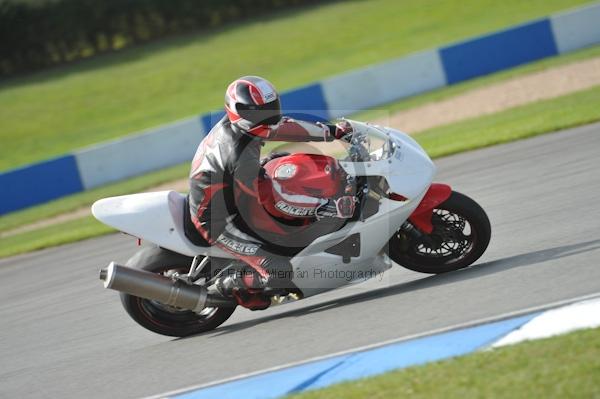 Motorcycle action photographs;Trackday digital images;donington;donington park leicestershire;donington photographs;event digital images;eventdigitalimages;no limits trackday;peter wileman photography;trackday;trackday photos