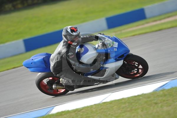 Motorcycle action photographs;Trackday digital images;donington;donington park leicestershire;donington photographs;event digital images;eventdigitalimages;no limits trackday;peter wileman photography;trackday;trackday photos