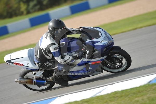 Motorcycle action photographs;Trackday digital images;donington;donington park leicestershire;donington photographs;event digital images;eventdigitalimages;no limits trackday;peter wileman photography;trackday;trackday photos