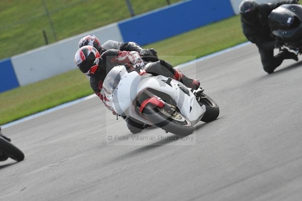 Motorcycle action photographs;Trackday digital images;donington;donington park leicestershire;donington photographs;event digital images;eventdigitalimages;no limits trackday;peter wileman photography;trackday;trackday photos