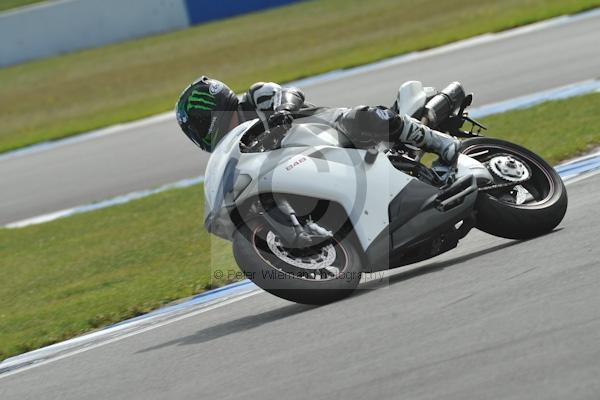 Motorcycle action photographs;Trackday digital images;donington;donington park leicestershire;donington photographs;event digital images;eventdigitalimages;no limits trackday;peter wileman photography;trackday;trackday photos