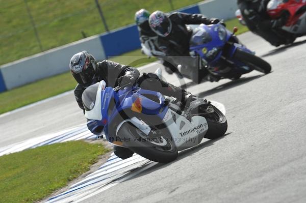 Motorcycle action photographs;Trackday digital images;donington;donington park leicestershire;donington photographs;event digital images;eventdigitalimages;no limits trackday;peter wileman photography;trackday;trackday photos