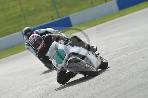 Motorcycle action photographs;Trackday digital images;donington;donington park leicestershire;donington photographs;event digital images;eventdigitalimages;no limits trackday;peter wileman photography;trackday;trackday photos