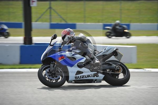 Motorcycle action photographs;Trackday digital images;donington;donington park leicestershire;donington photographs;event digital images;eventdigitalimages;no limits trackday;peter wileman photography;trackday;trackday photos