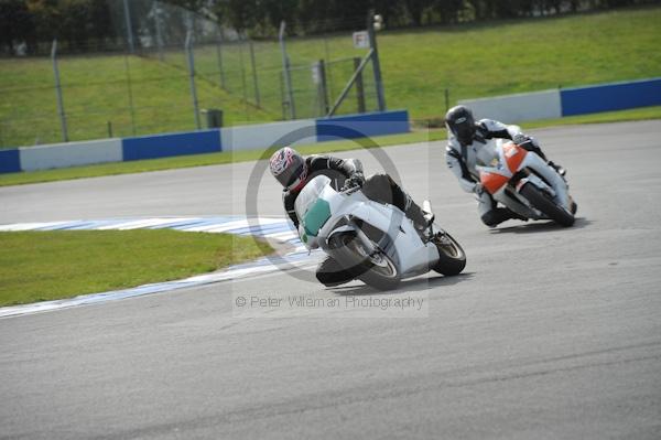 Motorcycle action photographs;Trackday digital images;donington;donington park leicestershire;donington photographs;event digital images;eventdigitalimages;no limits trackday;peter wileman photography;trackday;trackday photos