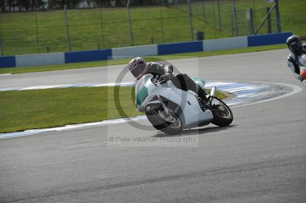 Motorcycle action photographs;Trackday digital images;donington;donington park leicestershire;donington photographs;event digital images;eventdigitalimages;no limits trackday;peter wileman photography;trackday;trackday photos