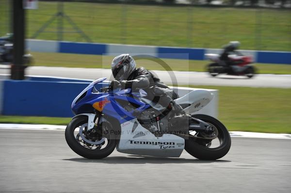 Motorcycle action photographs;Trackday digital images;donington;donington park leicestershire;donington photographs;event digital images;eventdigitalimages;no limits trackday;peter wileman photography;trackday;trackday photos