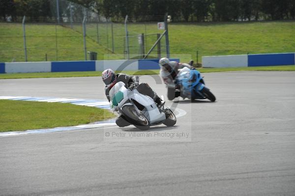 Motorcycle action photographs;Trackday digital images;donington;donington park leicestershire;donington photographs;event digital images;eventdigitalimages;no limits trackday;peter wileman photography;trackday;trackday photos