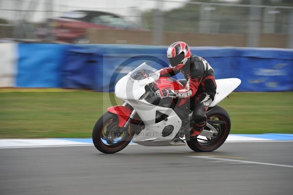 Motorcycle action photographs;Trackday digital images;donington;donington park leicestershire;donington photographs;event digital images;eventdigitalimages;no limits trackday;peter wileman photography;trackday;trackday photos