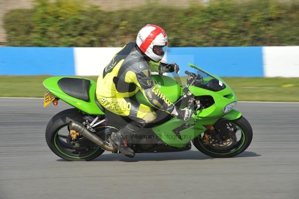 Motorcycle action photographs;Trackday digital images;donington;donington park leicestershire;donington photographs;event digital images;eventdigitalimages;no limits trackday;peter wileman photography;trackday;trackday photos