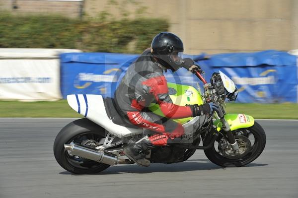 Motorcycle action photographs;Trackday digital images;donington;donington park leicestershire;donington photographs;event digital images;eventdigitalimages;no limits trackday;peter wileman photography;trackday;trackday photos