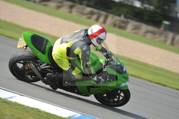 Motorcycle action photographs;Trackday digital images;donington;donington park leicestershire;donington photographs;event digital images;eventdigitalimages;no limits trackday;peter wileman photography;trackday;trackday photos