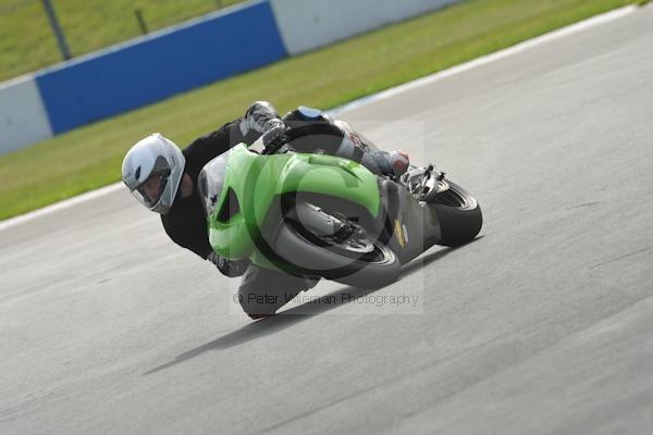 Motorcycle action photographs;Trackday digital images;donington;donington park leicestershire;donington photographs;event digital images;eventdigitalimages;no limits trackday;peter wileman photography;trackday;trackday photos