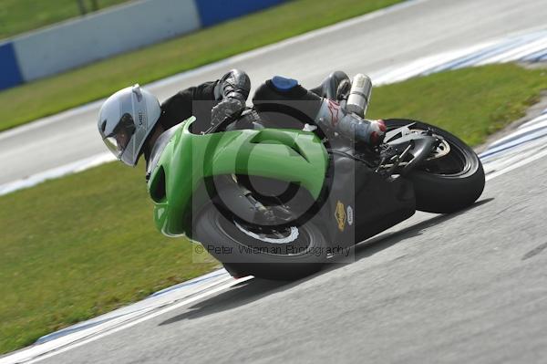 Motorcycle action photographs;Trackday digital images;donington;donington park leicestershire;donington photographs;event digital images;eventdigitalimages;no limits trackday;peter wileman photography;trackday;trackday photos