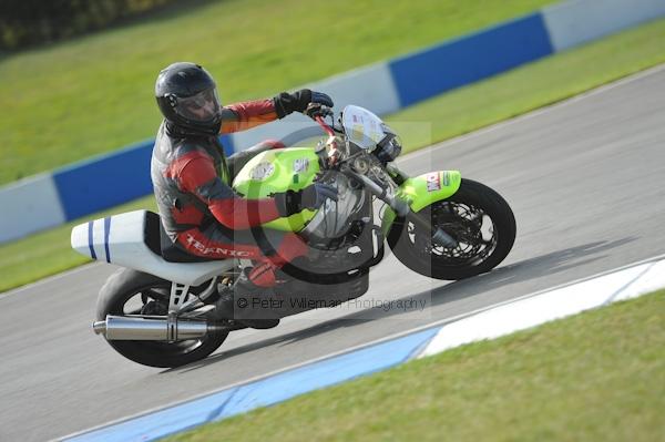 Motorcycle action photographs;Trackday digital images;donington;donington park leicestershire;donington photographs;event digital images;eventdigitalimages;no limits trackday;peter wileman photography;trackday;trackday photos