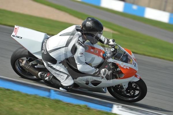 Motorcycle action photographs;Trackday digital images;donington;donington park leicestershire;donington photographs;event digital images;eventdigitalimages;no limits trackday;peter wileman photography;trackday;trackday photos