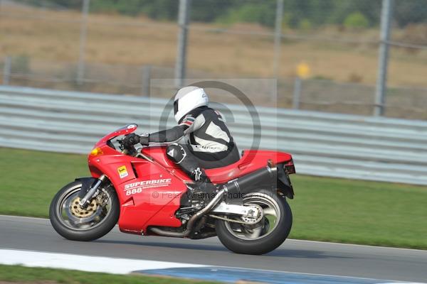 Motorcycle action photographs;Trackday digital images;donington;donington park leicestershire;donington photographs;event digital images;eventdigitalimages;no limits trackday;peter wileman photography;trackday;trackday photos