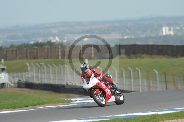 Motorcycle action photographs;Trackday digital images;donington;donington park leicestershire;donington photographs;event digital images;eventdigitalimages;no limits trackday;peter wileman photography;trackday;trackday photos