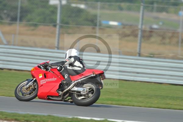 Motorcycle action photographs;Trackday digital images;donington;donington park leicestershire;donington photographs;event digital images;eventdigitalimages;no limits trackday;peter wileman photography;trackday;trackday photos