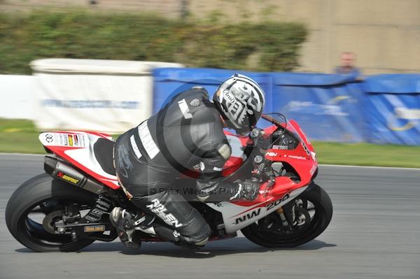 Motorcycle action photographs;Trackday digital images;donington;donington park leicestershire;donington photographs;event digital images;eventdigitalimages;no limits trackday;peter wileman photography;trackday;trackday photos